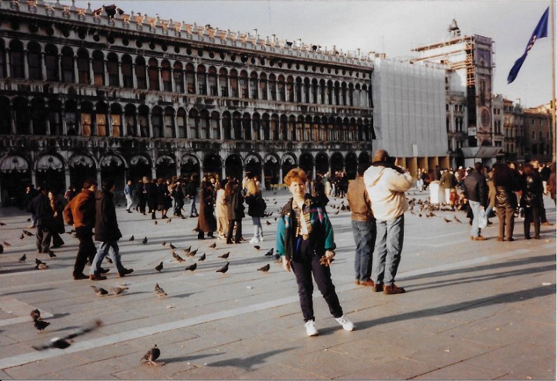 199803xx - 041 Venice, Florence, Rome Pam.jpg